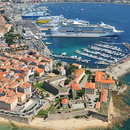 Апартаменты Ajaccio Centre F4 Climatise
