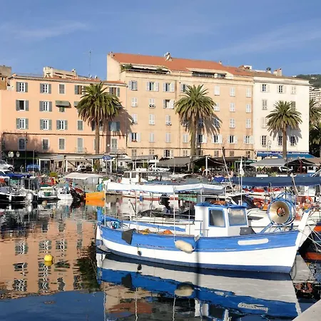 Ajaccio Centre F4 Climatise Аяччо