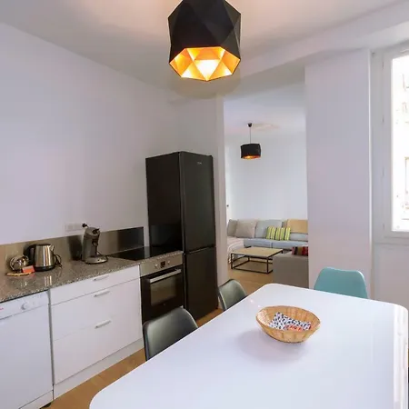 Ajaccio Centre F4 Climatise Аяччо